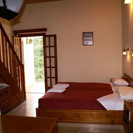 Drymna Otel Trizonía