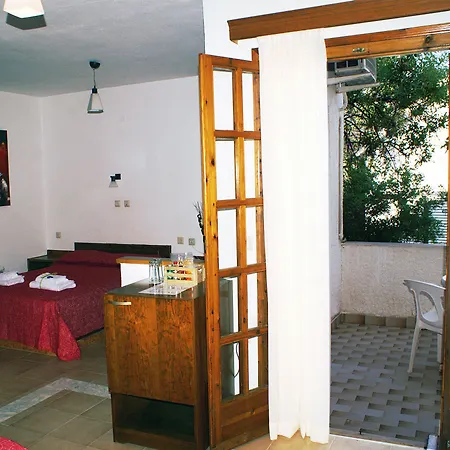 Otel Drymna Trizonía