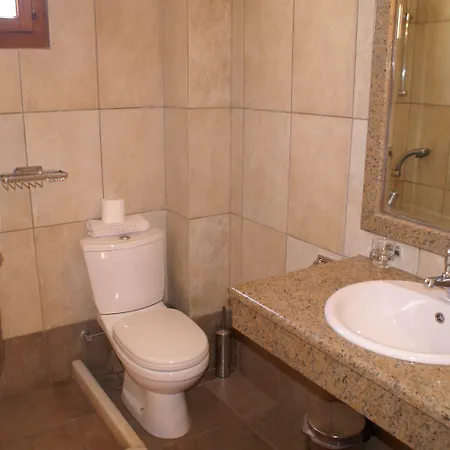 Drymna Hotel Trizonía