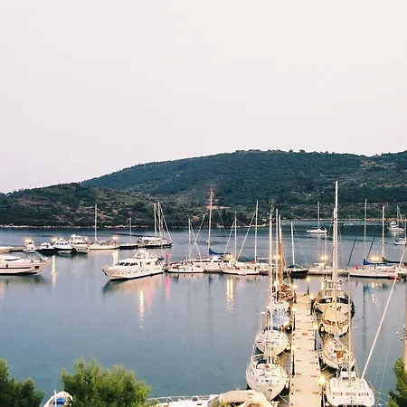 Drymna Otel Trizonía