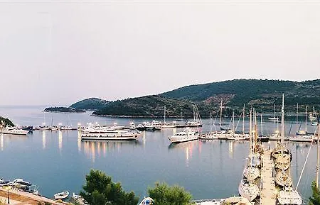 Drymna 2* Spilia (Central Greece)