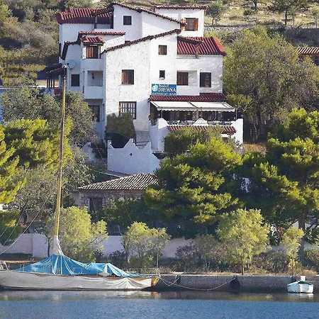Drymna Otel Spilia (Central Greece)