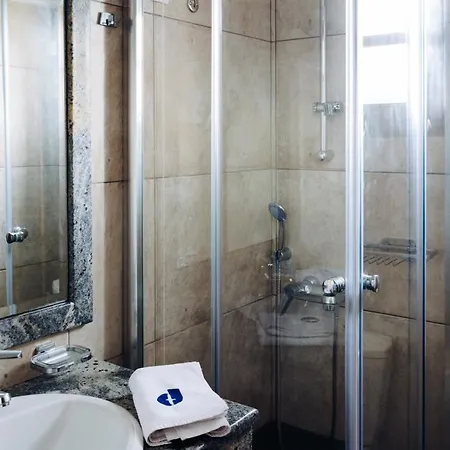 Drymna Otel Spilia (Central Greece)